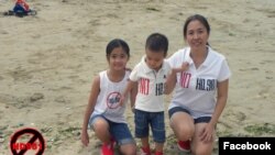 Blogger Mẹ Nấm - Nguyễn Ngọc Như Quỳnh và hai con nhỏ.