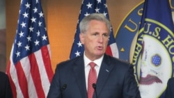 美国国会众议院少数党领袖麦卡锡2021年6月23日在记者会上发言。(美国之音记者李逸华拍摄)