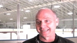 Хокей допомагає дітям з вадами розвитку Хокей допомагає дітям з вадами розвитку