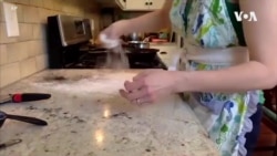 VOA英语视频: 隔离隔不住美国人的胃 居家烘焙大行其道 VOA英语视频: 隔离隔不住美国人的胃 居家烘焙大行其道