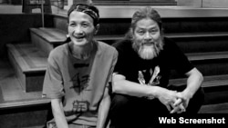 中国广州诗人吴明良(笔名:浪子,左)和独立中文作家笔会创会人之一孟浪 (网络图片)