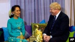 နိုင်ငံတော် အတိုင်ပင်ခံ ပုဂ္ဂိုလ် ဒေါ်အောင်ဆန်းစုကြည် နဲ့ ဗြိတိန်နိုင်ငံခြားရေးဝန်ကြီး Boris Johnson တွေ့ဆုံ။ ( ဇန်နဝါရီ ၂၀-၂၀၁၇)