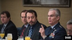 塞尔瓦上将2018年1月30日出席防务记者早餐会(美国国防部)