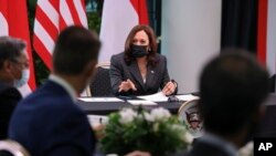 စင်္ကာပူမှာ ရောက်ရှိနေတဲ့ ဒုသမ္မတ Kamala Harris (ဓာတ်ပုံ - AP)