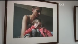 У Києві відбулась виставка про життя переміщених осіб. Відео У Києві відбулась виставка про життя переміщених осіб. Відео