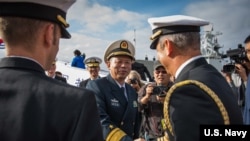 中国海军2016年12月6日访问圣迭戈市美国海军基地 (美国海军照片)