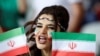 一名球迷2018年5月28日为伊朗足球队打气（路透社）