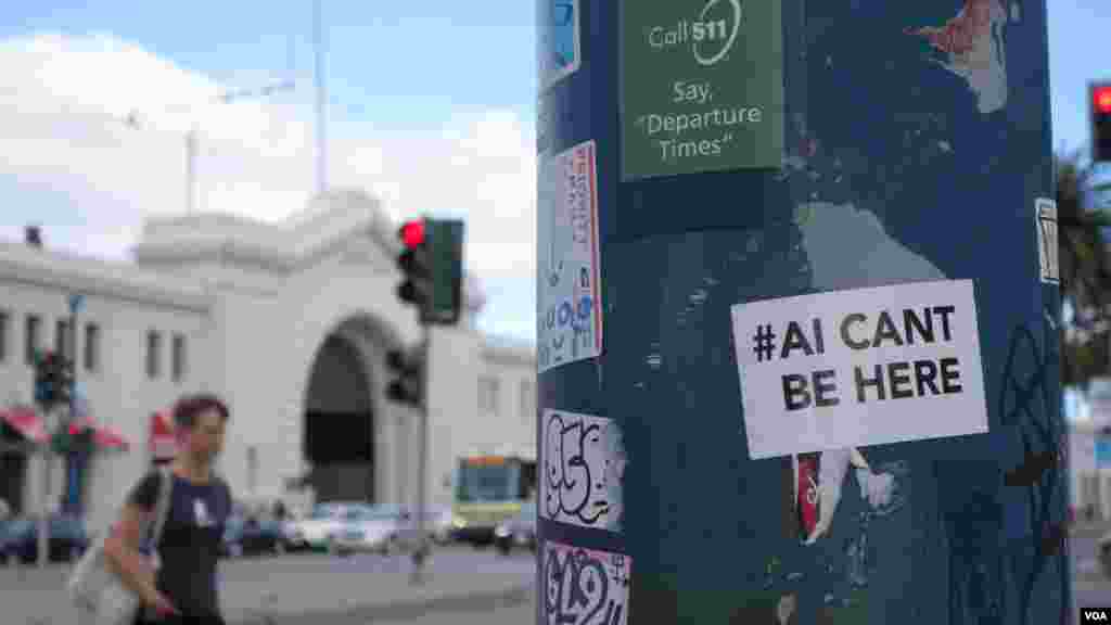 艾未未本人来不了，也有告示（美国之音国符拍摄）