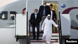 美国与伊朗交换囚犯,获释的美国人抵达多哈国际机场。(2023年9月18日)