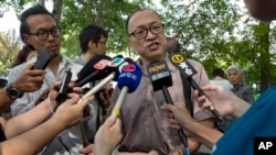 原炎黄春秋杂志社再抗争(21图)