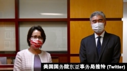 美国国务院亚太事务代理助理国务卿金圣(右)2021年2月10日与台湾驻美代表萧美琴会晤 (国务院东亚事务局推特)