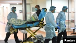 Coronavirus ပိုး ရှိသူဟု သံသရရှိသူကို ဆေးရုံသို့ ပိုဆောင်နေစဉ် (၂၀၂၀ ဇန်နဝါရီလ ၂၂ ရက်နေ့ )