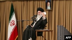 在黎巴嫩真主党领导人纳斯鲁拉死于以色列空袭后,伊朗最高领导人哈梅内伊已经被转移到安全地点。(法新社/哈梅内伊提供)