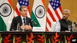 美国国务卿布林肯在访问印度期间与印度外长苏杰生在新德里举行联合新闻发布会。(2021年7月28日)