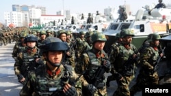 中国武警部队在新疆喀什举行反恐誓师大会(2017年2月27日)