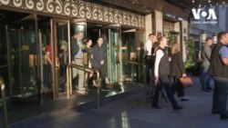 Президент України Володимир Зеленський у понеділок ввечері прогулявся вулицями Торонто. Відео Президент України Володимир Зеленський у понеділок ввечері прогулявся вулицями Торонто. Відео