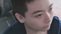 牛腾宇在电脑前操作 (牛腾宇母亲提供图片)