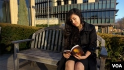 吉安卡拉在校园里 (美国之音 方正拍摄)