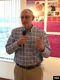 哥伦比亚大学政治学教授黎安友(美国之音方冰拍摄)