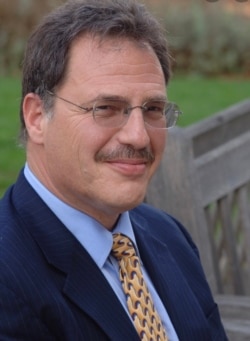 世界知名民主理论学者拉里·戴蒙德(图片来自斯坦福大学网页)