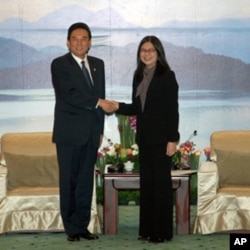 台湾陆委会主委赖幸媛会见陈云林