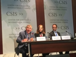 资料照:哈佛大学教授埃里森(左)与前国安会亚洲事务高级主管麦艾文