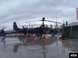 俄罗斯直升机离不开乌克兰。6月份莫斯科武器展上展出的武装直升机。