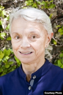 美国迈阿密大学中国军事问题专家金德芳(June T. Dreyer)教授