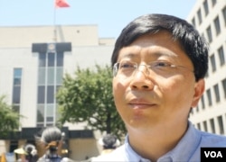 洛杉矶加大教授吴英年(美国之音国符拍摄)