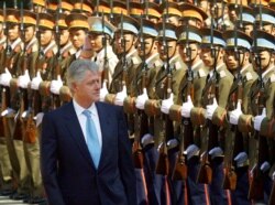 Tổng thống Bill Clinton thăm Việt Nam vào năm 2000.