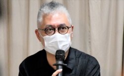 时事评论员黄伟国表示,习近平强调”爱国者治港”,同时”港人治港、高度自治”这些”关键口号”被删去, 反映经历2019年的反送中运动之后,习近平对香港的管治仍然不放心。 (美国之音/汤惠芸)