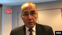 前美国国防部亚太安全事务助理部长格雷格森中将2019年3月27日在传统基金会蔡英文总统视讯演说后接受美国之音采访(美国之音锺辰芳拍摄)