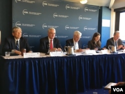 美国军事专家分析中国解放军军力发展方向 ( 美国之音钟辰芳拍摄)