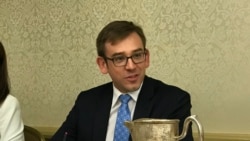 美国斯坦福大学胡佛研究所台湾与印太项目顾问祁凯立2019年6月18日在华盛顿参加美台关系座谈会(美国之音锺辰芳拍摄)