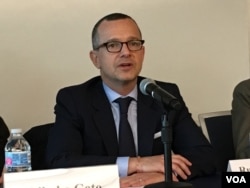 美台商业协会会长韩儒伯(美国之音钟辰芳拍摄)