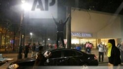 示威者抗议警察在北卡罗来纳州夏洛特市开枪打死基思·拉蒙特·斯科特。(2016年9月21日)(AP图片)