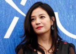 资料照:赵薇在威尼斯(2016年8月31日)