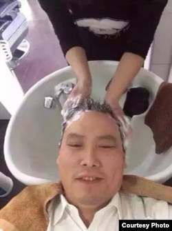 浦志强监视居住首日(照片来源:网友微博)