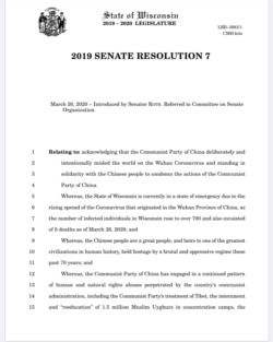 威斯康辛州参院议长罗杰·罗斯起草的决议案呼吁“认清中国共产党在武汉冠状病毒问有目的地误导了世界,我们坚决跟中国人民站在一起,谴责中国共产党的各种行为。”