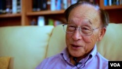 前底特律大学政治系主任戴鸿超教授(美国之音国符拍摄)