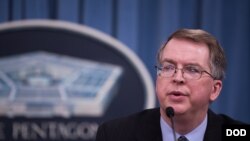 美国国防部主计长诺奎斯特2018年2月12日解释新国防预算(美国国防部)