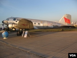 道格拉斯DC-3/C-47从美国飞抵莫斯科参加航展。