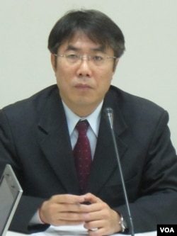 黄伟哲 民进党立委(美国之音张永泰拍摄)