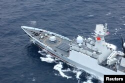 中国海军岳阳号导弹护卫舰在广东汕尾海域参加中国与泰国的联合军演。(2019年5月6日)