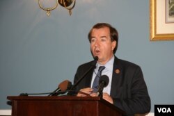 美国联邦众议员罗伊斯 (美国之音钟辰芳)