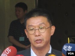 台湾执政党民进党立委许智杰(美国之音张永泰拍摄)