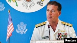 资料照片:时任美国印太司令部司令约翰·阿奎利诺在泰国曼谷参加记者会。(2019年12月13)