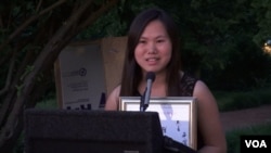 陈桥:中国异议人士刘贤斌之女(美国之音拍摄)