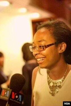 曾在台湾生活过的美国学生柏天沂(Tiffany Barron)参加了第十届“亲善大使训练营” (美国之音孙龙飞拍摄)