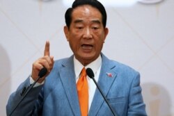 台湾亲民党总统候选人宋楚瑜在第二场电视政见辩论会后对媒体讲话。(2019年12月25日)